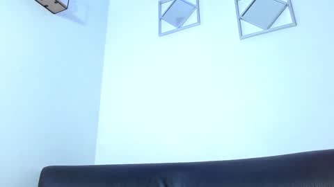 Snapshot of colombianmiilf_ chatting on 01/04/25, 12:38 Nahomi online show from 01/04/25, 12:38