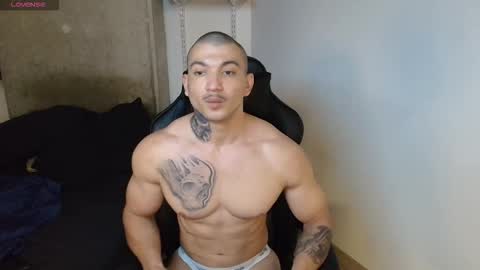 colombianmuscle8 online show from 11/13/25, 03:38