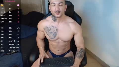 colombianmuscle8 online show from 11/23/25, 02:55