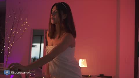 Laura online show from 01/19/25, 11:00