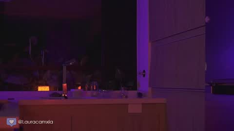 Laura online show from 02/08/25, 02:47