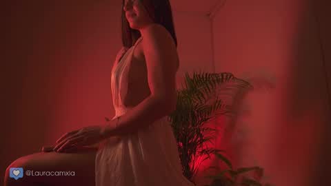 Laura online show from 03/07/25, 03:29
