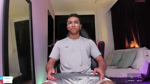 colstorw_ online show from 09/26/25, 10:41