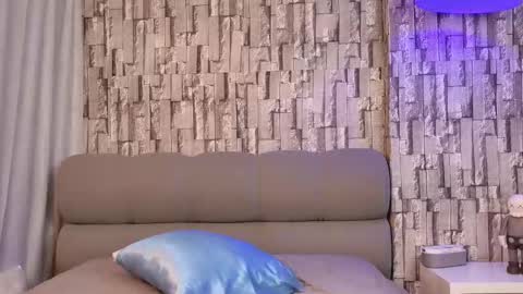 Snapshot of colton_mars chatting on 09/15/25, 04:23 Jhoan online show from 09/15/25, 04:23