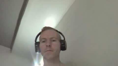 Snapshot of comecontrol chatting on 10/19/25, 11:33 comecontrol online show from 10/19/25, 11:33