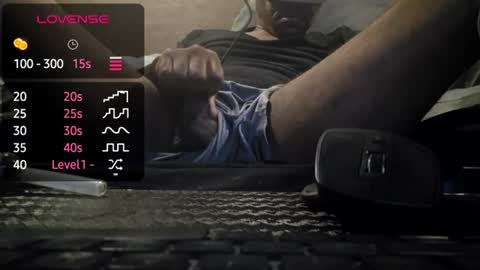 Snapshot of comesuckthisdick111 chatting on 08/05/26, 06:05 comesuckthisdick111 online show from 08/05/26, 06:05