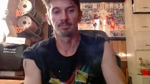 Snapshot of comic_king27 chatting on 03/03/25, 10:42 Nelson or ComicKing and sometime Peachy143 online show from 03/03/25, 10:42