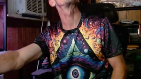 Snapshot of comic_king27 chatting on 10/19/25, 01:06 Nelson or ComicKing and sometime Peachy143 online show from 10/19/25, 01:06