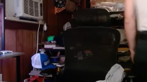 Snapshot of comic_king27 chatting on 12/01/25, 10:09 Nelson or ComicKing and sometime Peachy143 online show from 12/01/25, 10:09