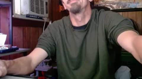 Snapshot of comic_king27 chatting on 12/02/25, 02:01 Nelson or ComicKing and sometime Peachy143 online show from 12/02/25, 02:01