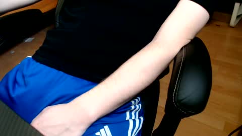 Snapshot of commanderchip chatting on 02/15/25, 03:06 commanderchip online show from 02/15/25, 03:06