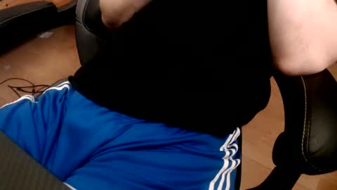 Snapshot of commanderchip chatting on 02/16/25, 01:38 commanderchip online show from 02/16/25, 01:38