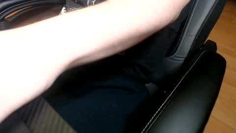 Snapshot of commanderchip chatting on 03/01/25, 12:01 commanderchip online show from 03/01/25, 12:01