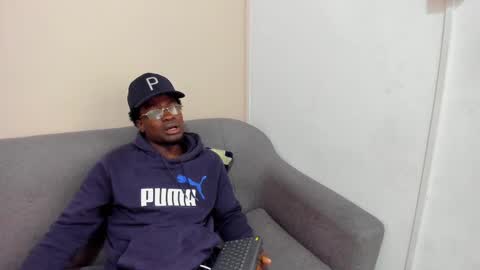 Snapshot of compton_01 chatting on 10/01/25, 12:33 COMPTON online show from 10/01/25, 12:33