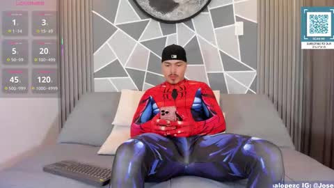 Damian and Daniel online show from 10/28/25, 12:03