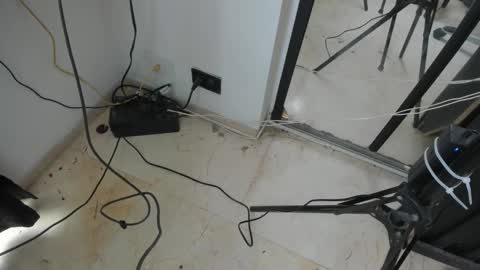 connor_stone_ online show from 12/04/25, 08:06