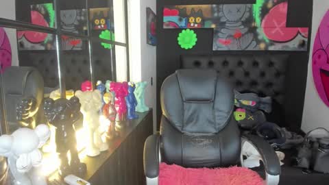 connor_stone_ online show from 12/16/25, 08:25