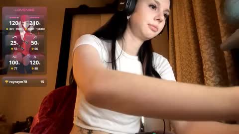 Isabella online show from 11/28/25, 06:10