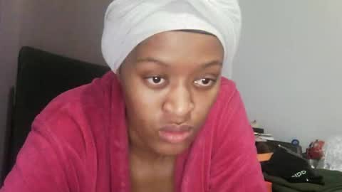 Snapshot of cookiecandyx chatting on 11/06/25, 10:43 cookiecandyx online show from 11/06/25, 10:43