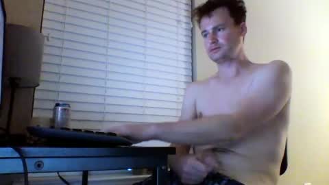 Snapshot of cooldude122222 chatting on 12/31/24, 01:47 cooldude122222 online show from 12/31/24, 01:47