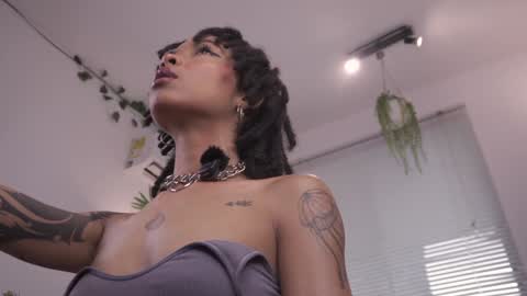 Snapshot of cooper_reds chatting on 10/29/25, 06:42 ROSELL 3 online show from 10/29/25, 06:42