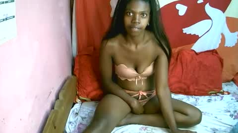 Snapshot of coquine_lara chatting on 05/05/26, 06:27 coquine_lara online show from 05/05/26, 06:27
