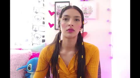 Snapshot of coral_davis chatting on 02/12/25, 07:56 Coral online show from 02/12/25, 07:56