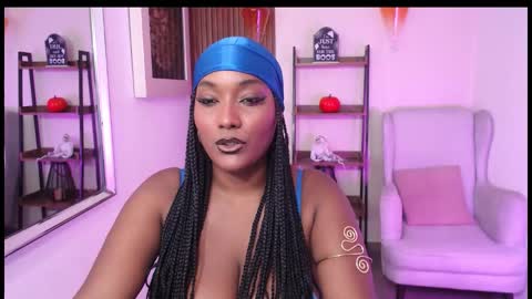 Snapshot of coral_lise chatting on 11/10/25, 06:18 Coral online show from 11/10/25, 06:18