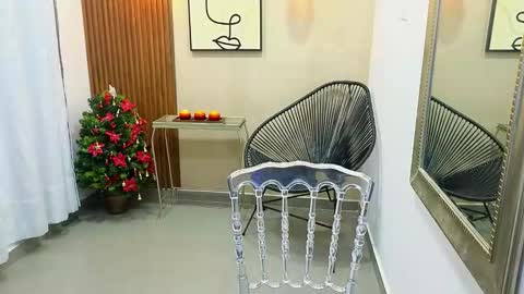 Snapshot of coral_lise chatting on 12/04/25, 11:08 Coral online show from 12/04/25, 11:08