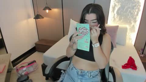 C O R A L  online show from 11/24/25, 08:19