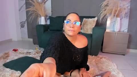 coral_rousee online show from 06/07/26, 12:31