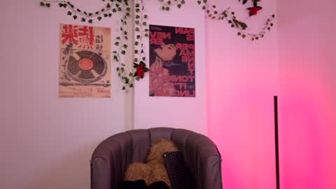 Coralie Bronson online show from 06/25/26, 01:49