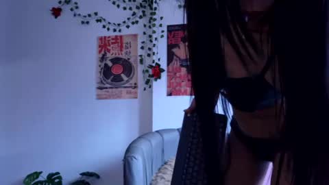 Coralie Bronson online show from 07/04/26, 10:27