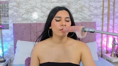 coraline hot18 online show from 12/31/24, 04:57