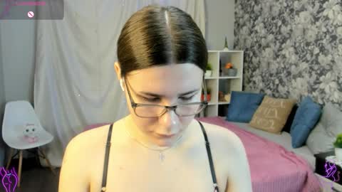 Snapshot of coraline_kitty chatting on 03/27/26, 08:37 Coraline online show from 03/27/26, 08:37