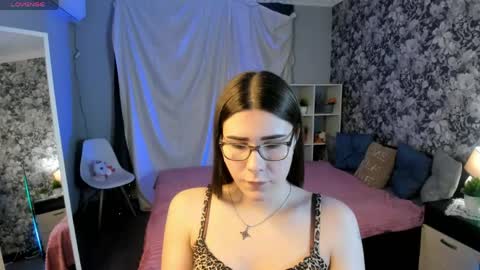 Snapshot of coraline_kitty chatting on 05/09/26, 05:18 Coraline online show from 05/09/26, 05:18