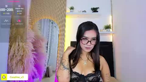 Coraline connected from 10 pm to 6 am Colombia time online show from 06/10/26, 12:37