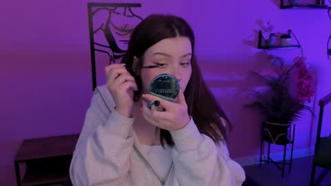 little girl who is always right or Coraline online show from 12/17/24, 05:18