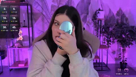 Snapshot of coralinekeyns chatting on 09/13/25, 05:29 little girl who is always right or Coraline online show from 09/13/25, 05:29