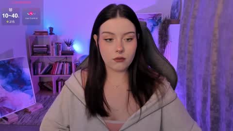 Snapshot of coralinekeyns chatting on 10/13/25, 05:18 little girl who is always right or Coraline online show from 10/13/25, 05:18