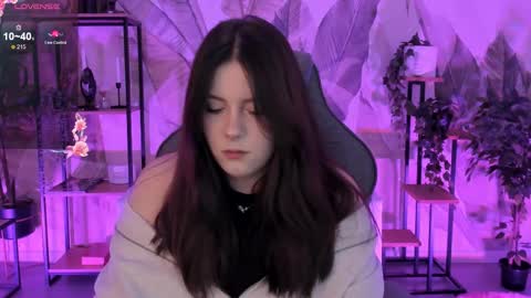 Snapshot of coralinekeyns chatting on 10/23/25, 05:18 little girl who is always right or Coraline online show from 10/23/25, 05:18