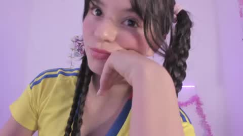 Coraline uwu     Bienvenidos al dulce mundo de Coraline    Hola amores soy Coraline  Una chica  tierna juguetona online show from 06/17/26, 10:32