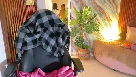 corall_tay1 online show from 05/21/26, 11:39