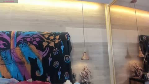 Cori online show from 09/18/25, 04:03