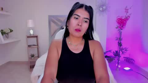 Corina White online show from 03/05/25, 06:12