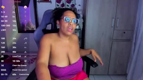 Snapshot of corinastonee chatting on 11/12/25, 02:12 corina online show from 11/12/25, 02:12