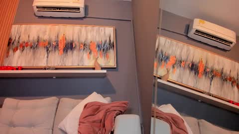 Snapshot of corinnah chatting on 11/14/25, 12:04 Cori online show from 11/14/25, 12:04