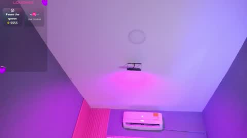 Snapshot of corinnah chatting on 11/24/25, 12:05 Cori online show from 11/24/25, 12:05