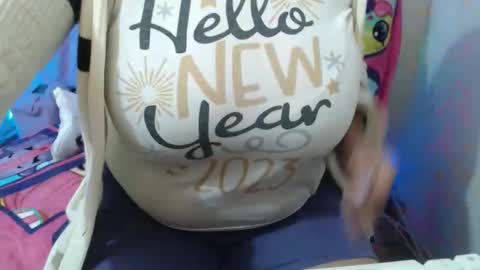 Snapshot of corinnahothotxxx chatting on 10/17/25, 09:45 corinnahothotxxx online show from 10/17/25, 09:45