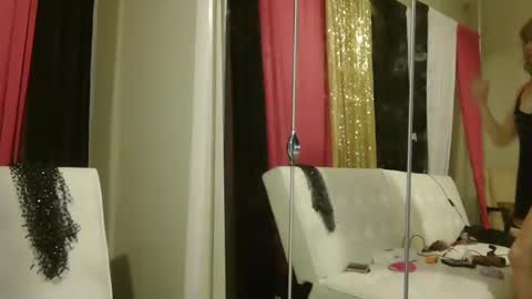 Snapshot of corinnebijou chatting on 02/09/25, 05:08 CorinneBijou online show from 02/09/25, 05:08